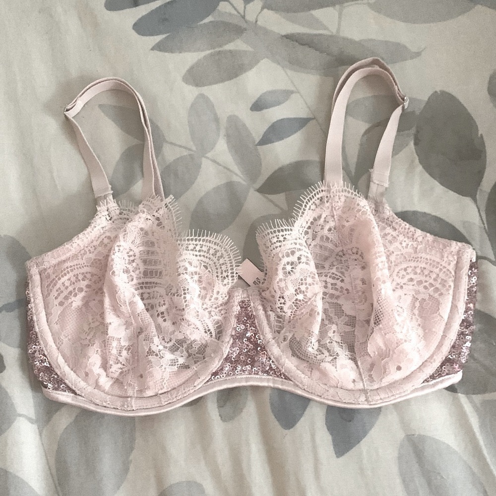 Victoria’s Secret Light Pink Lace Sequin Bra 32DD